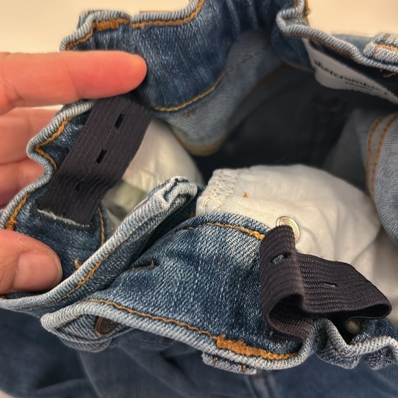 Abercrombie Kid's Girl's Skinny Distressed Medium Wash Jeans Size 7/8 Regular - Picture 7 of 8